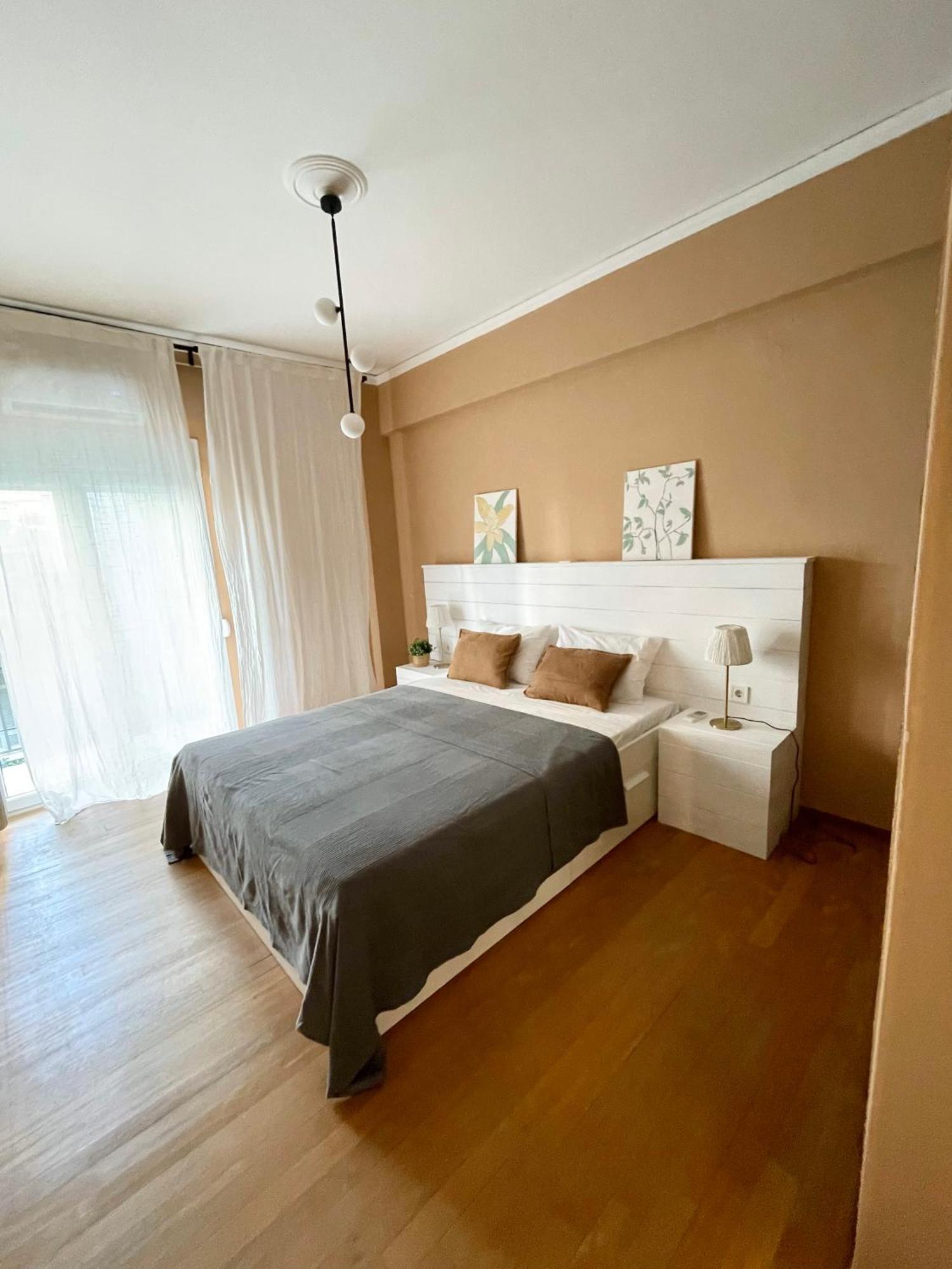 Comfy And Spacious Two Bedroom Apartment With Balcony أثينا المظهر الخارجي الصورة