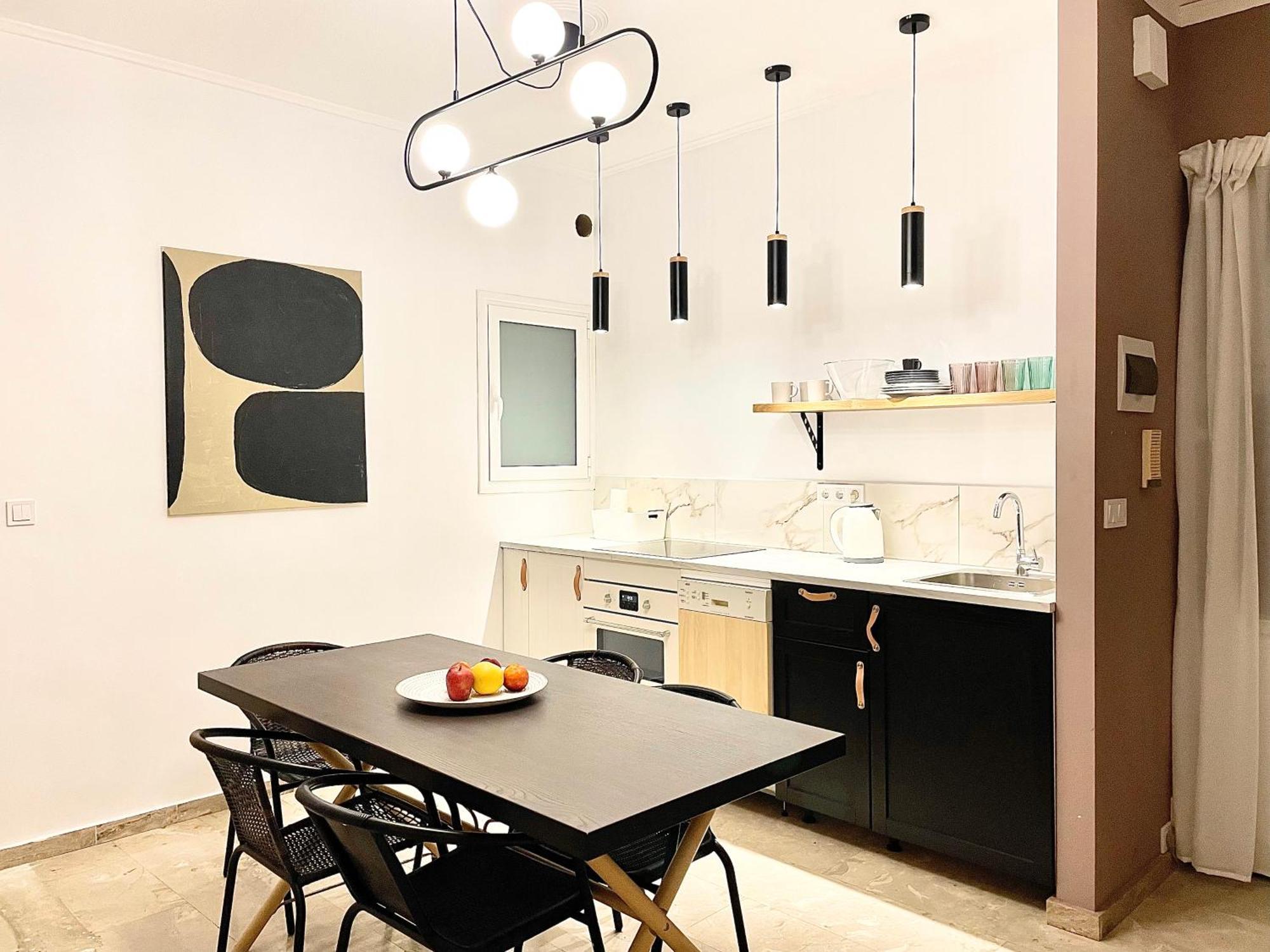 Comfy And Spacious Two Bedroom Apartment With Balcony أثينا المظهر الخارجي الصورة